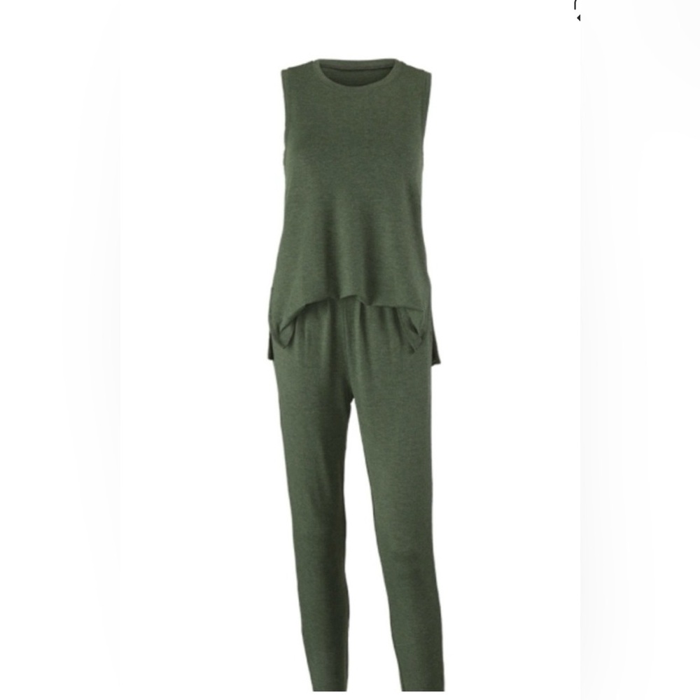 Cabi Women’s Simple straight leg Jumper Playsuit Loden green Size Small